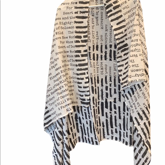 Love Reading? Scarf Shawl! Layer! - Picture 2 of 3